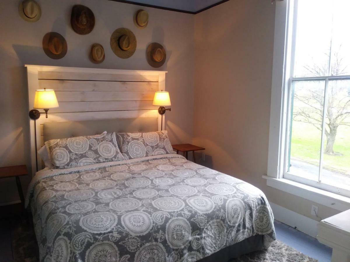 The Inn In Westport Buitenkant foto